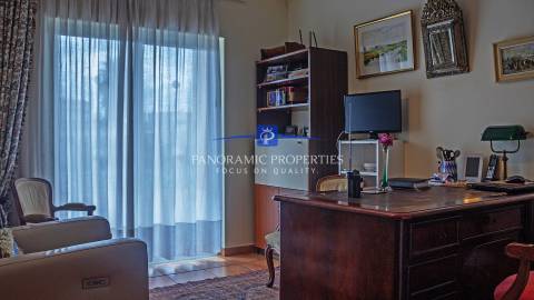 Moderna villa de 4 quartos com piscina e garagem em urbanização tranquila perto de Lagos