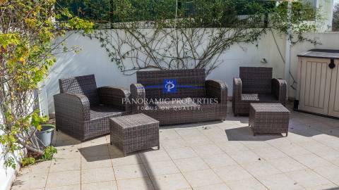 Moderna villa de 4 quartos com piscina e garagem em urbanização tranquila perto de Lagos