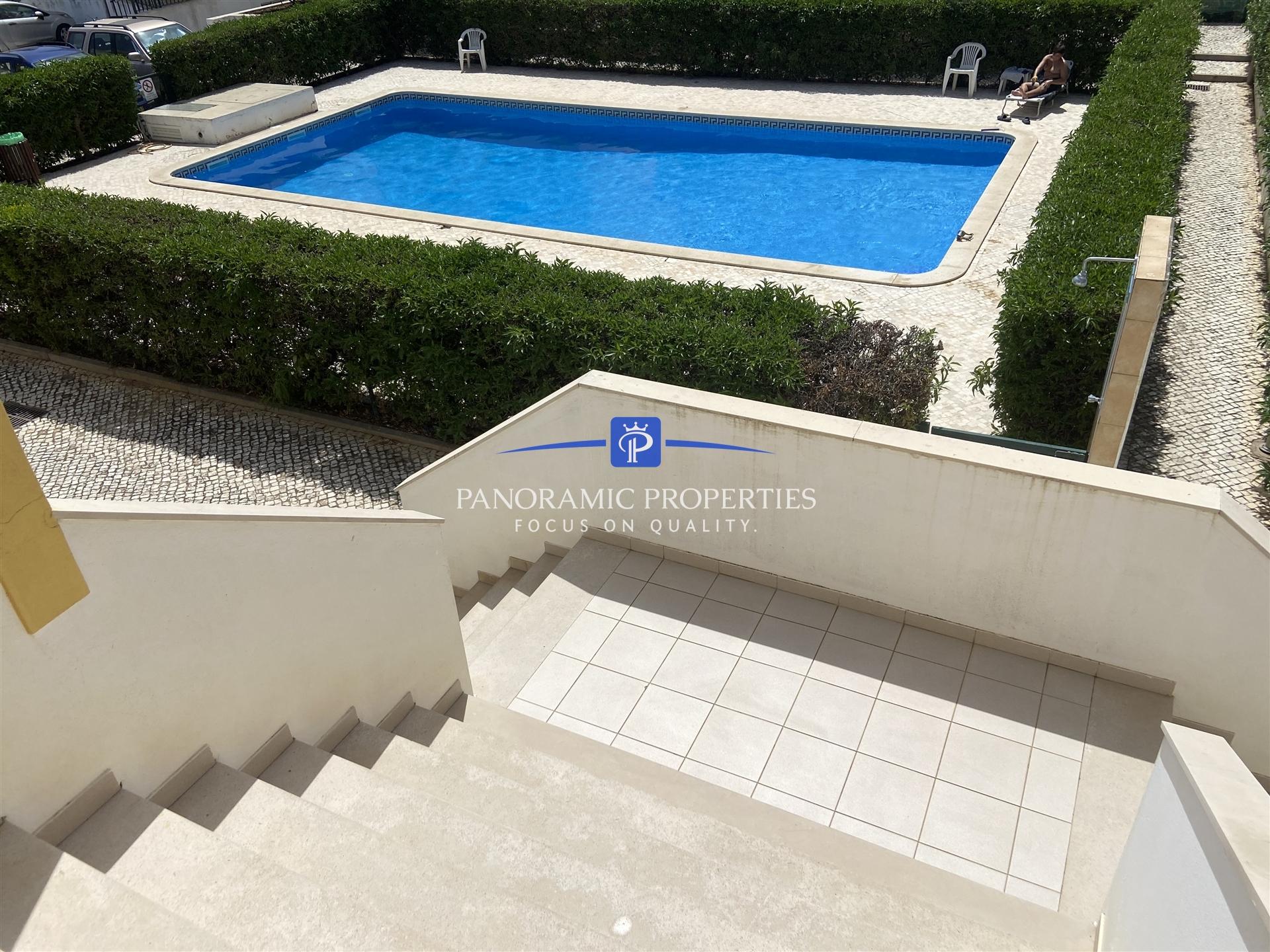 EXCLUSIVO! Encantador apartamento situado no rés do chão com 2 quartos