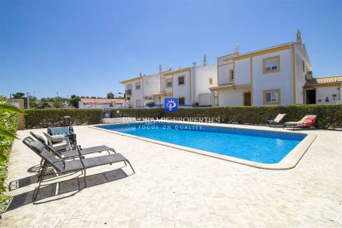 EXCLUSIVO! Encantador apartamento situado no rés do chão com 2 quartos