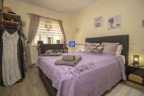 EXCLUSIVO! Encantador apartamento situado no rés do chão com 2 quartos