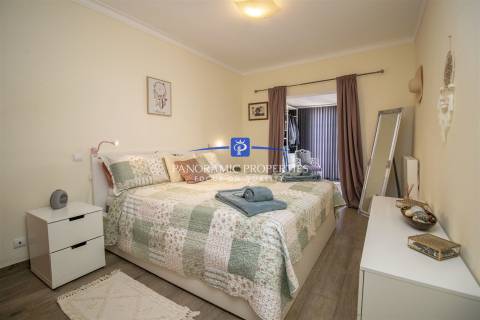 EXCLUSIVO! Encantador apartamento situado no rés do chão com 2 quartos