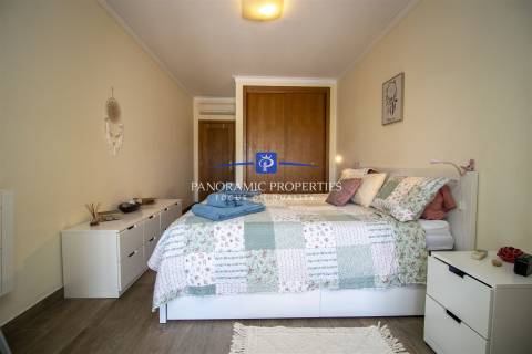 EXCLUSIVO! Encantador apartamento situado no rés do chão com 2 quartos