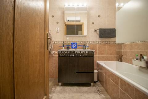 EXCLUSIVO! Encantador apartamento situado no rés do chão com 2 quartos