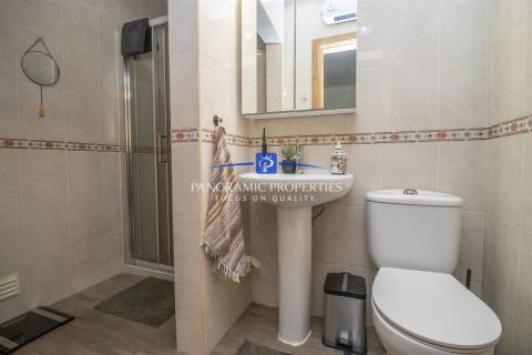 EXCLUSIVO! Encantador apartamento situado no rés do chão com 2 quartos