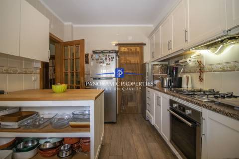 EXCLUSIVO! Encantador apartamento situado no rés do chão com 2 quartos