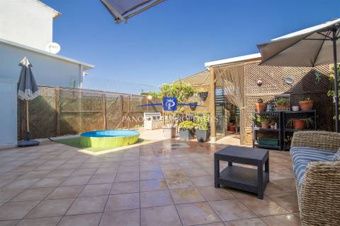 EXCLUSIVO! Encantador apartamento situado no rés do chão com 2 quartos