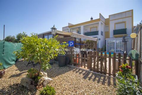 EXCLUSIVO! Encantador apartamento situado no rés do chão com 2 quartos