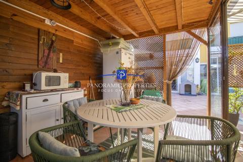 EXCLUSIVO! Encantador apartamento situado no rés do chão com 2 quartos