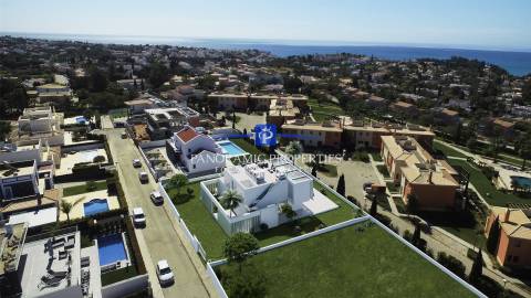 Luxuosa moradia nova de 4 quartos com piscina privada, perto da Praia do Carvoeiro