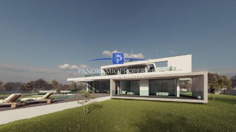 Excepcional moradia T5 com vista mar e piscina aquecida em Carvoeiro