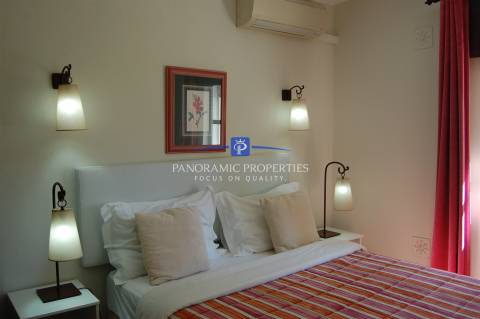 Elegante Apartamento T2 no Prestigioso Resort Rocha Brava