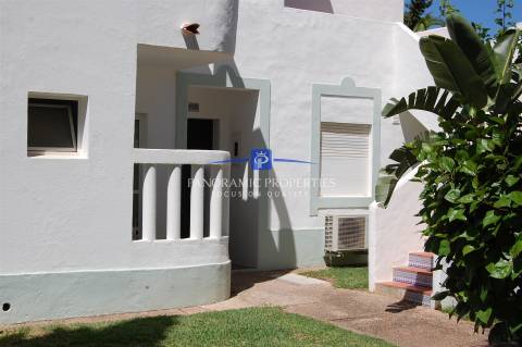 Elegante Apartamento T2 no Prestigioso Resort Rocha Brava