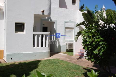 Elegante Apartamento T2 no Prestigioso Resort Rocha Brava