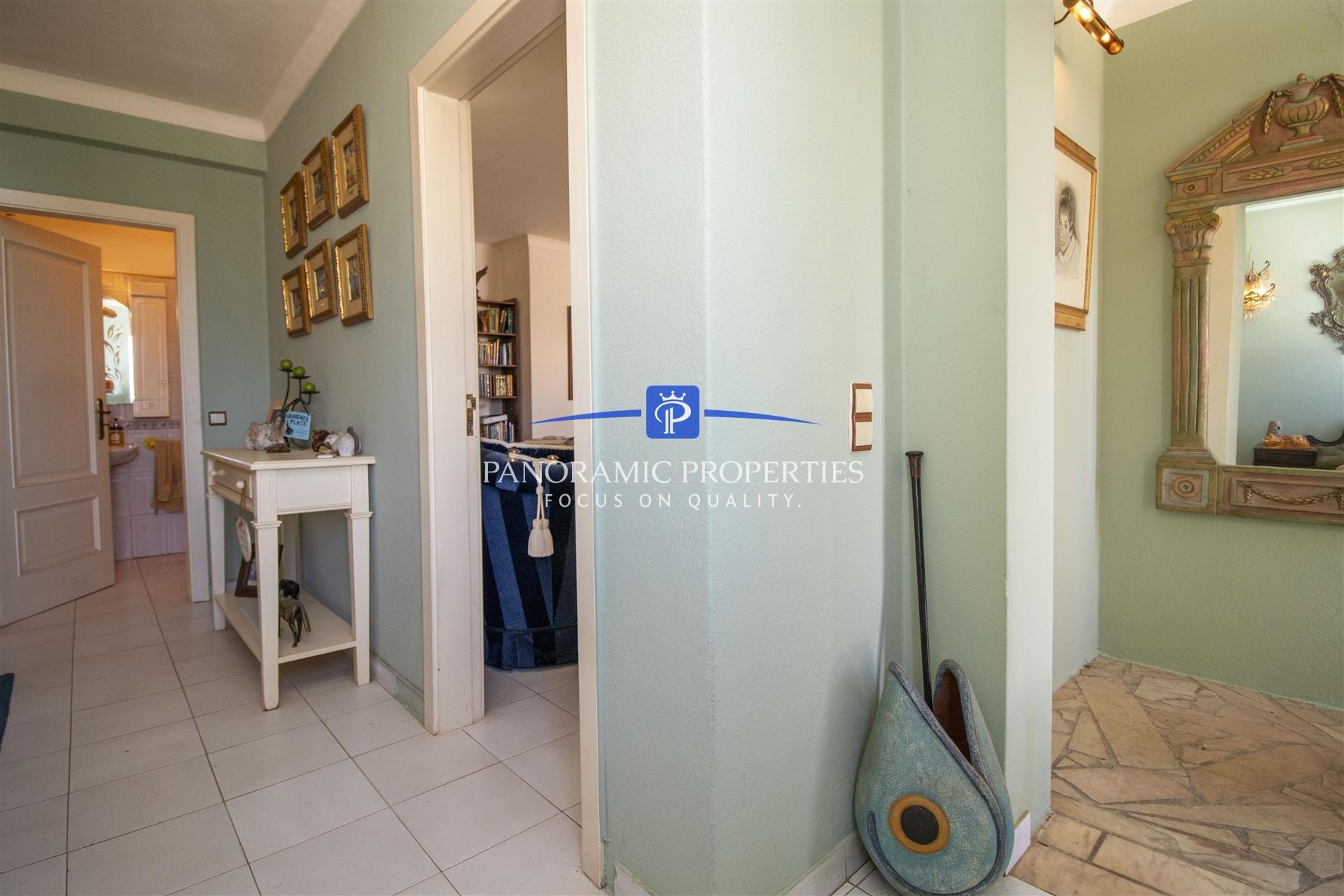 Elegante moradia T4 num generoso terreno privado perto de Carvoeiro