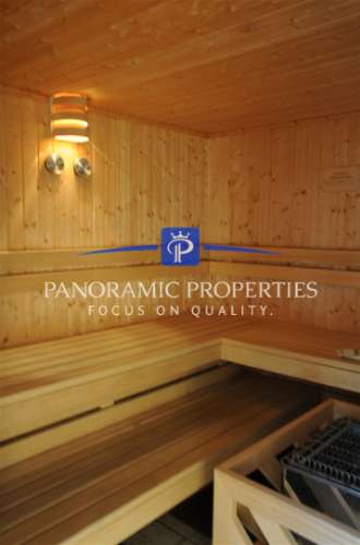 Apartamento no rés do chão com dois quartos com decoração requintada