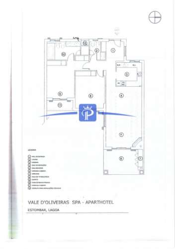 Apartamento no rés do chão com dois quartos com decoração requintada