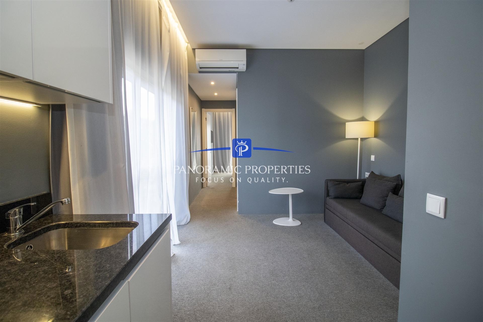 Novo no mercado! Elegante apartamento estúdio, está localizado no prestigiado resort Pestana,