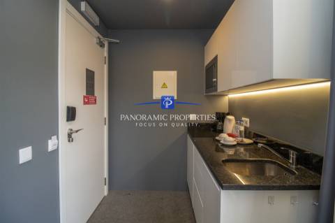Novo no mercado! Elegante apartamento estúdio, está localizado no prestigiado resort Pestana,
