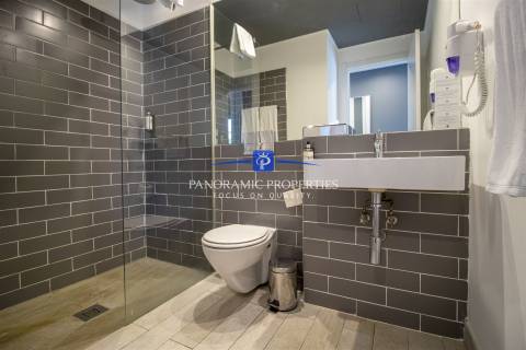 Novo no mercado! Elegante apartamento estúdio, está localizado no prestigiado resort Pestana,