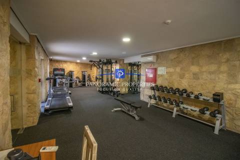 Novo no mercado! Elegante apartamento estúdio, está localizado no prestigiado resort Pestana,