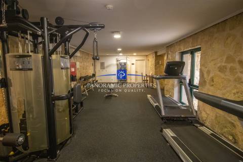 Novo no mercado! Elegante apartamento estúdio, está localizado no prestigiado resort Pestana,