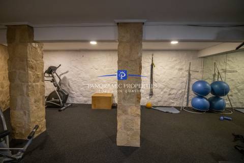 Novo no mercado! Elegante apartamento estúdio, está localizado no prestigiado resort Pestana,