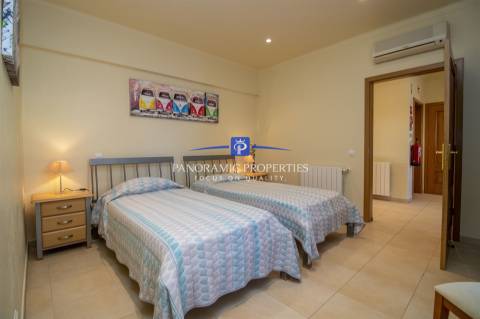 NOVO NO MERCADO! Moradia elegante, com 4 quartos e piscina perto da Praia do Carvoeiro