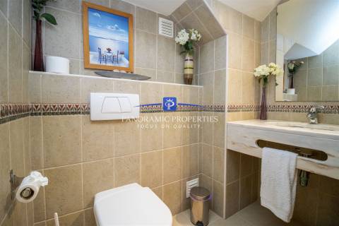 NOVO NO MERCADO! Moradia elegante, com 4 quartos e piscina perto da Praia do Carvoeiro