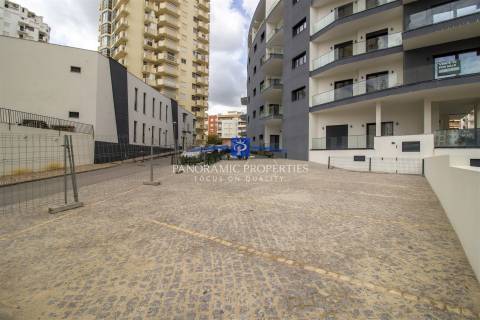 Apartamento com dois quartos a  5 minutos a pé da praia de Armação de Pêra