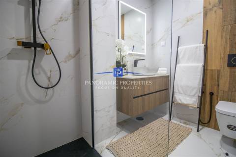 Apartamento contemporâneo com 2 quartos, situado  em Armação de Pêra