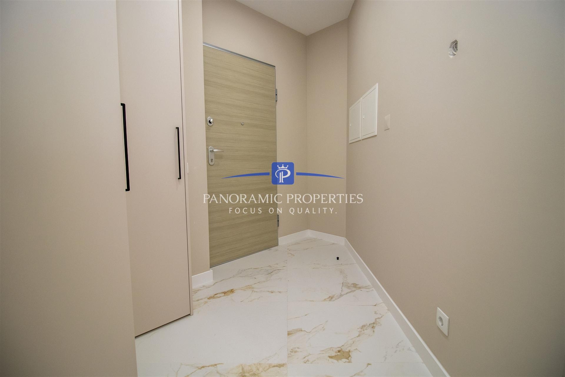 Descubra este elegante e contemporâneo apartamento de 2 quartos, localizado em Armação de Pêra