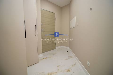 Descubra este elegante e contemporâneo apartamento de 2 quartos, localizado em Armação de Pêra
