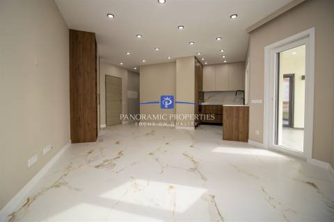 Descubra este elegante e contemporâneo apartamento de 2 quartos, localizado em Armação de Pêra