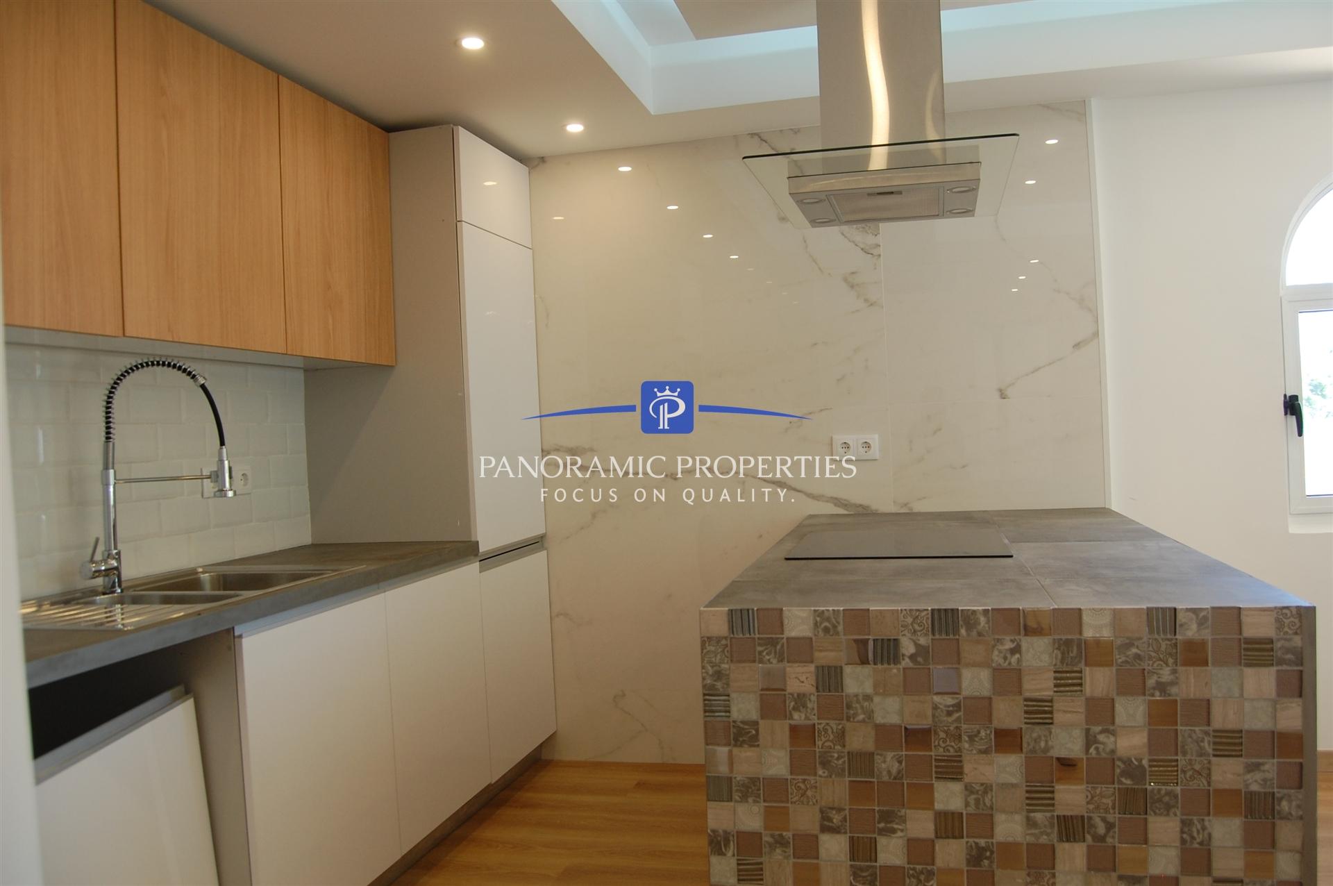 Apartamento com 2 quartos renovado, junto á praia de Vale de Centeanes