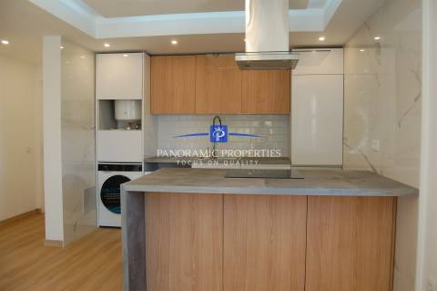 Apartamento com 2 quartos renovado, junto á praia de Vale de Centeanes