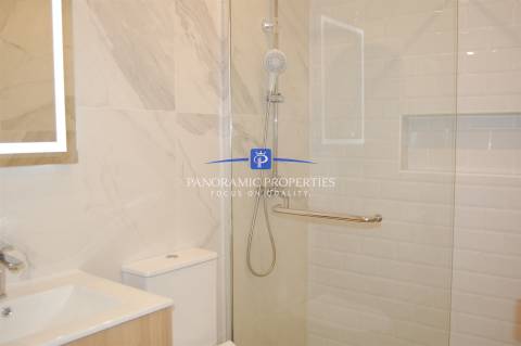 Apartamento com 2 quartos renovado, junto á praia de Vale de Centeanes
