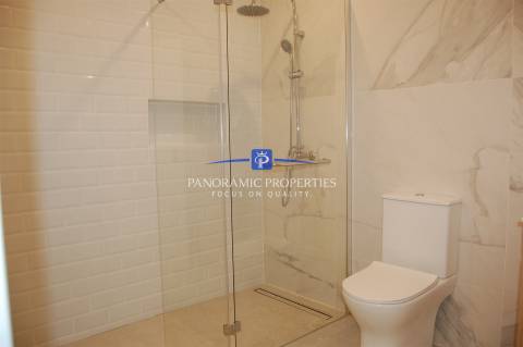 Apartamento com 2 quartos renovado, junto á praia de Vale de Centeanes