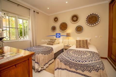 Luminoso e moderno apartamento de 2 quartos com vista para o mar perto de Carvoeiro