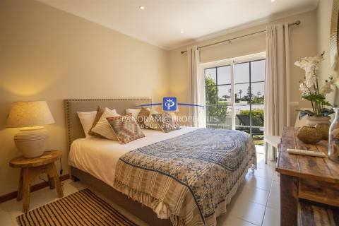 Luminoso e moderno apartamento de 2 quartos com vista para o mar perto de Carvoeiro