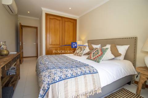 Luminoso e moderno apartamento de 2 quartos com vista para o mar perto de Carvoeiro