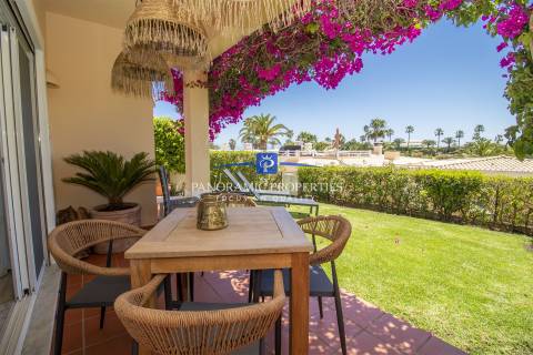 Luminoso e moderno apartamento de 2 quartos com vista para o mar perto de Carvoeiro