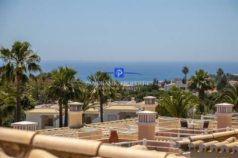 Luminoso e moderno apartamento de 2 quartos com vista para o mar perto de Carvoeiro