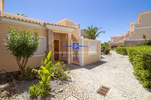 Luminoso e moderno apartamento de 2 quartos com vista para o mar perto de Carvoeiro
