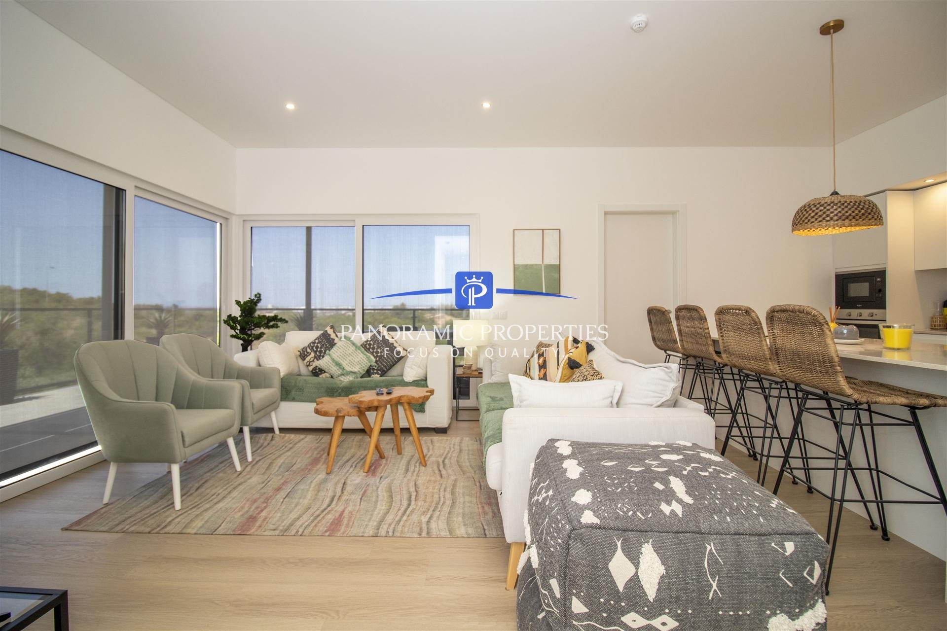Moradia moderna de 3 quartos com piscina privada