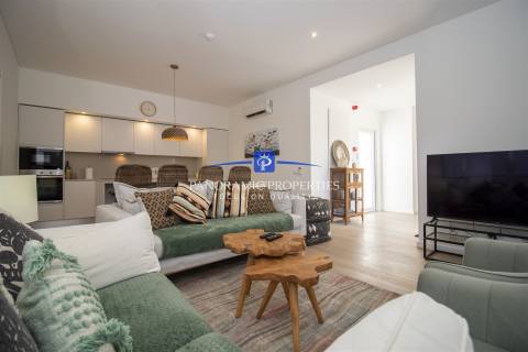 Moradia moderna de 3 quartos com piscina privada