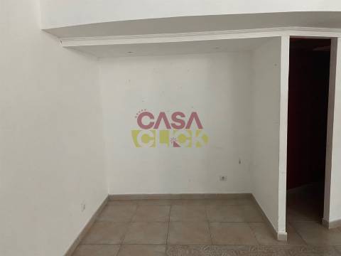 Loja T2 Venda em Torres Novas (Santa Maria, Salvador e Santiago),Torres Novas