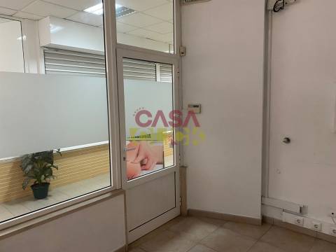 Loja T2 Venda em Torres Novas (Santa Maria, Salvador e Santiago),Torres Novas