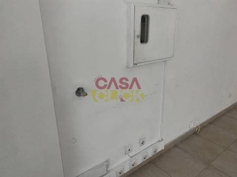 Loja T2 Venda em Torres Novas (Santa Maria, Salvador e Santiago),Torres Novas