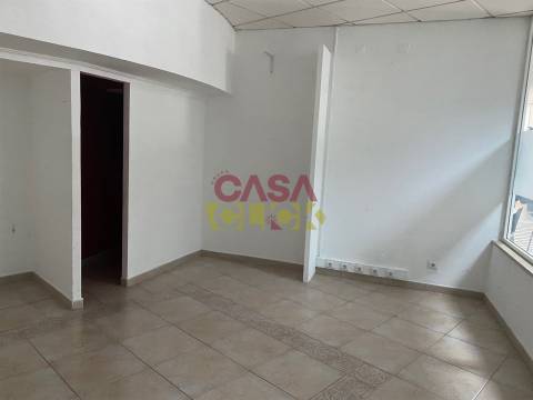 Loja T2 Venda em Torres Novas (Santa Maria, Salvador e Santiago),Torres Novas